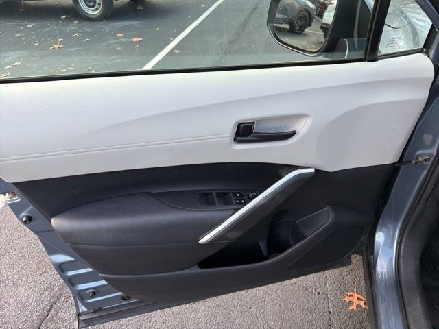 Used 2022 Toyota Corolla Cross L image 12