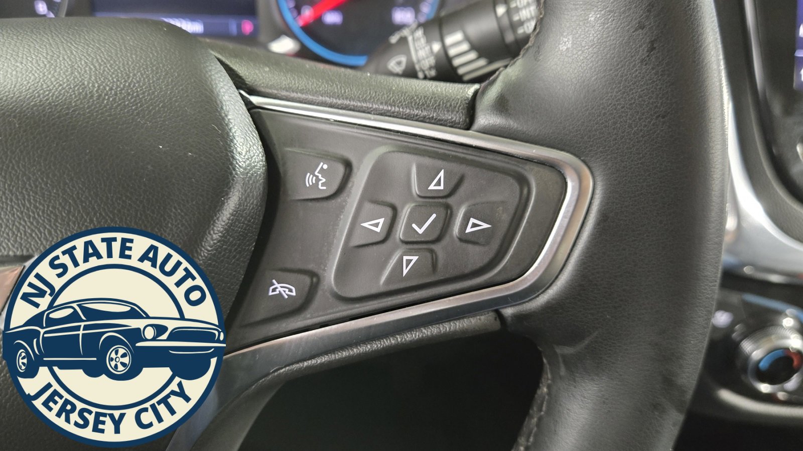 Used 2024 Chevrolet Equinox Premier image 12