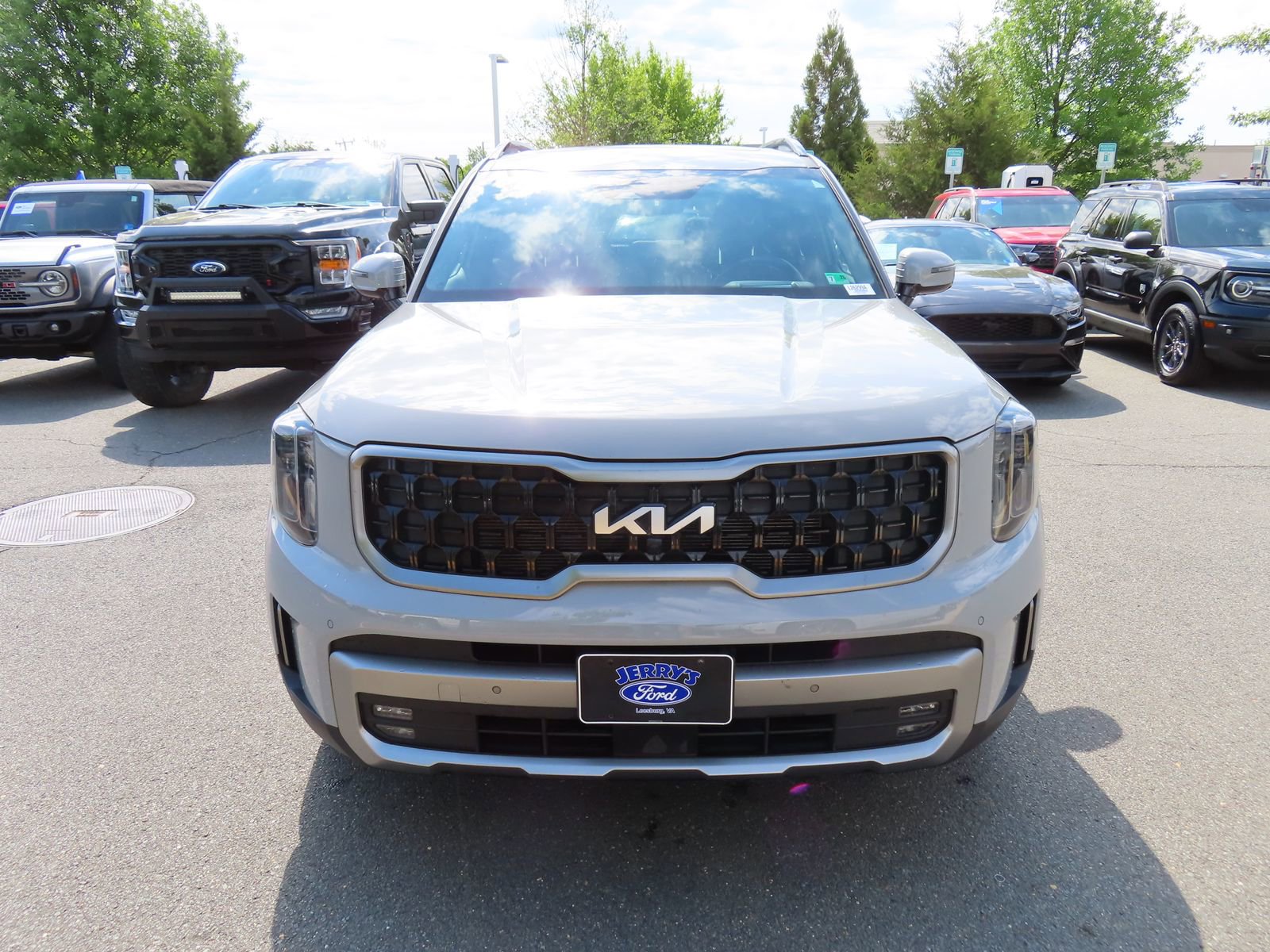 Used 2023 Kia Telluride SX Prestige X-Pro AWD/4WD image 2