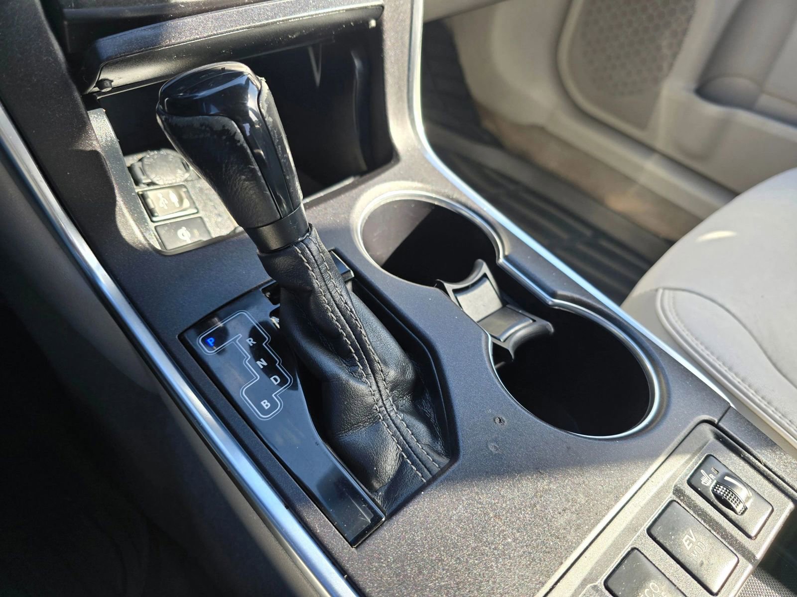 Used 2016 Toyota Camry XLE FWD image 30