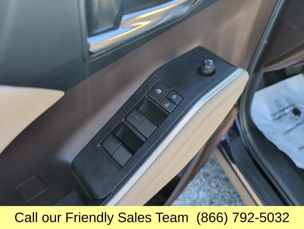 Used 2022 Toyota Highlander XLE AWD/4WD image 14