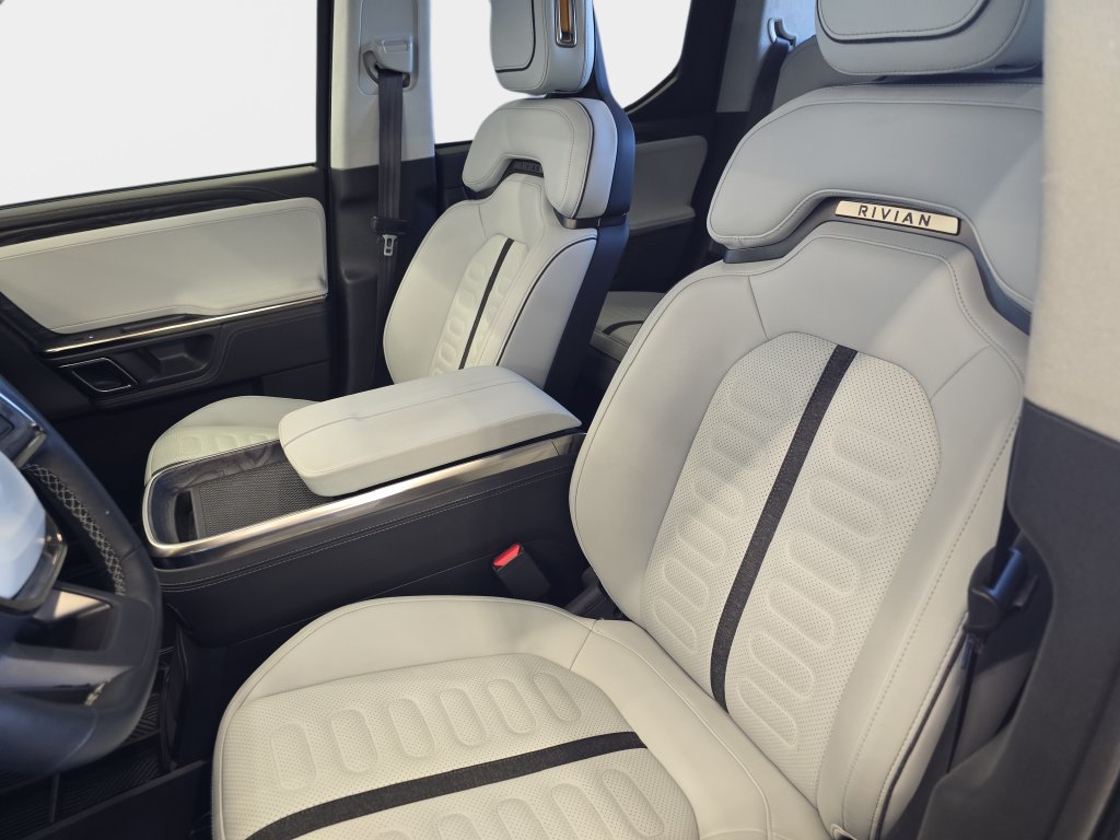 Used 2022 Rivian R1T Adventure AWD/4WD image 19