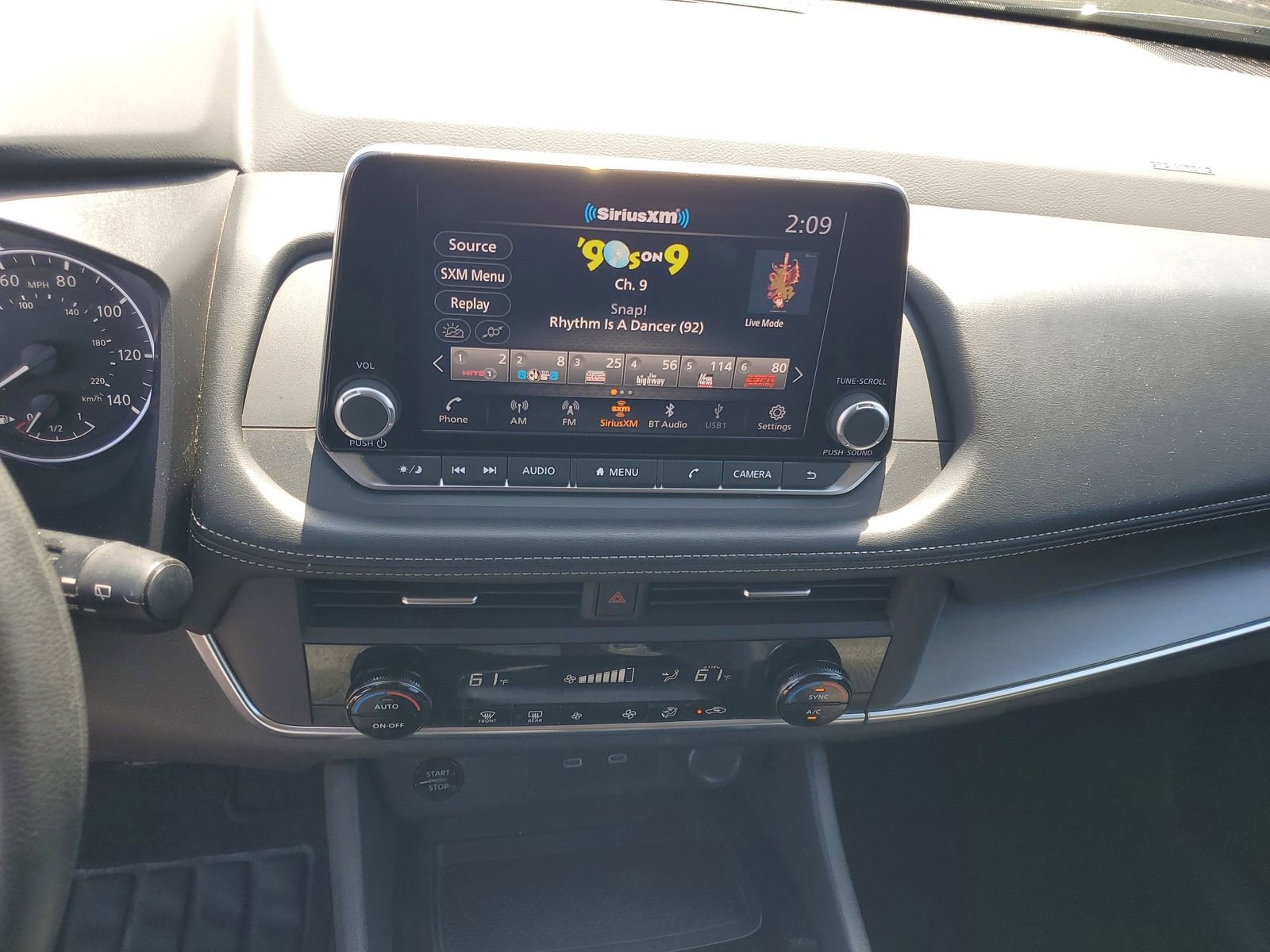 Used 2024 Nissan Rogue SV FWD image 15