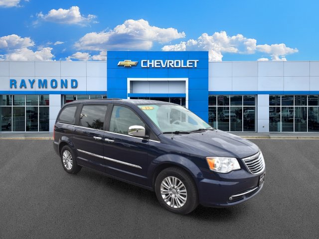 Used 2015 Chrysler Town & Country Touring-L w/ Driver Convenience Group FWD image 1