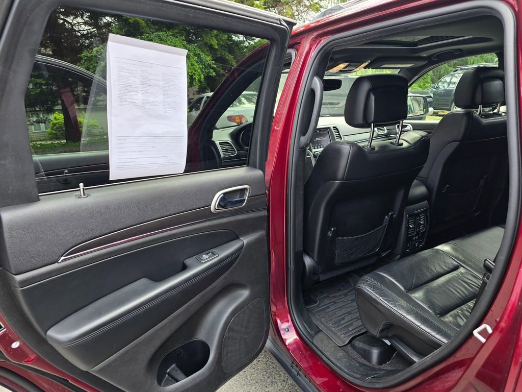 Used 2018 Jeep Grand Cherokee Limited AWD/4WD image 9
