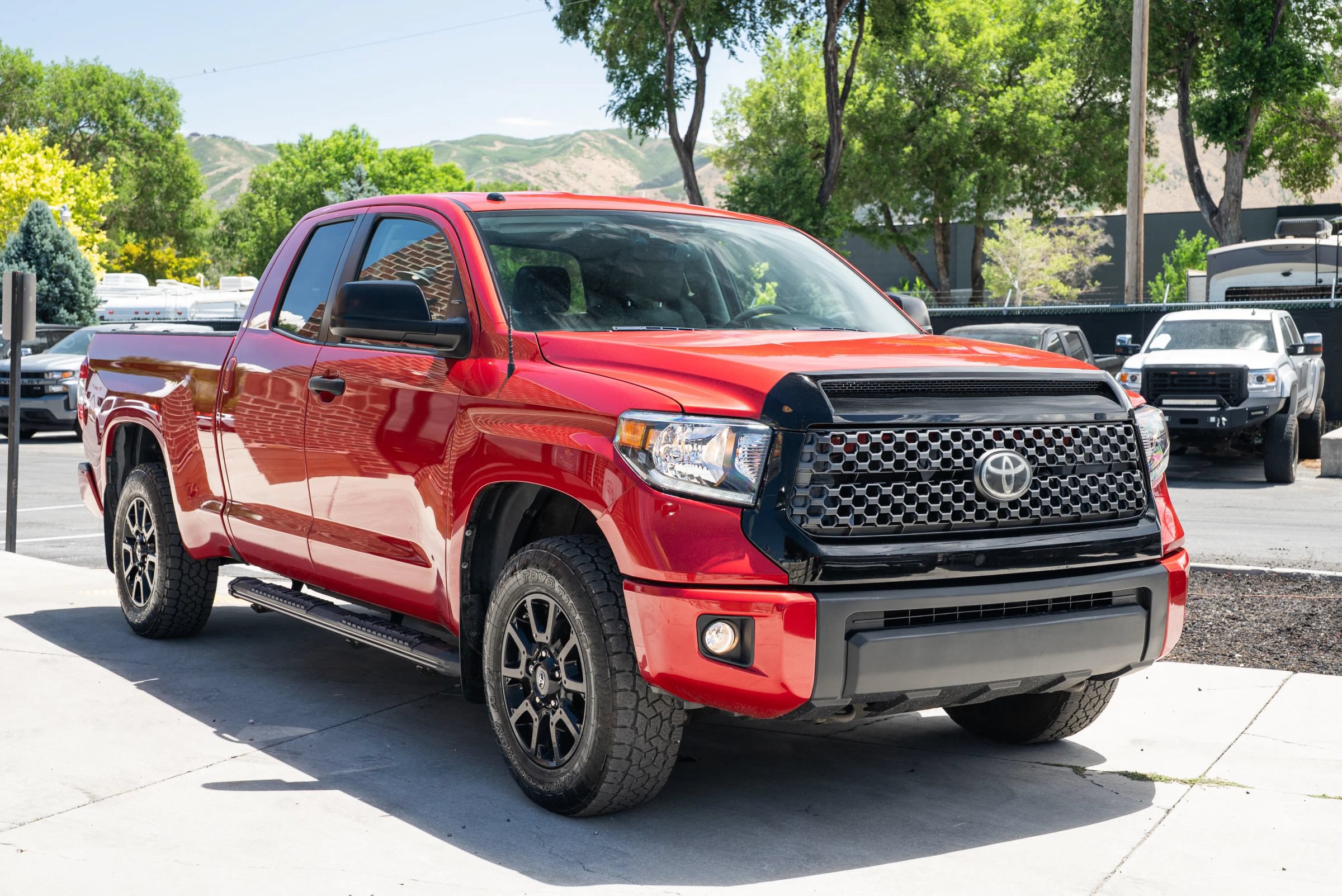 Used 2019 Toyota Tundra SR5 w/ SX Package AWD/4WD image 11