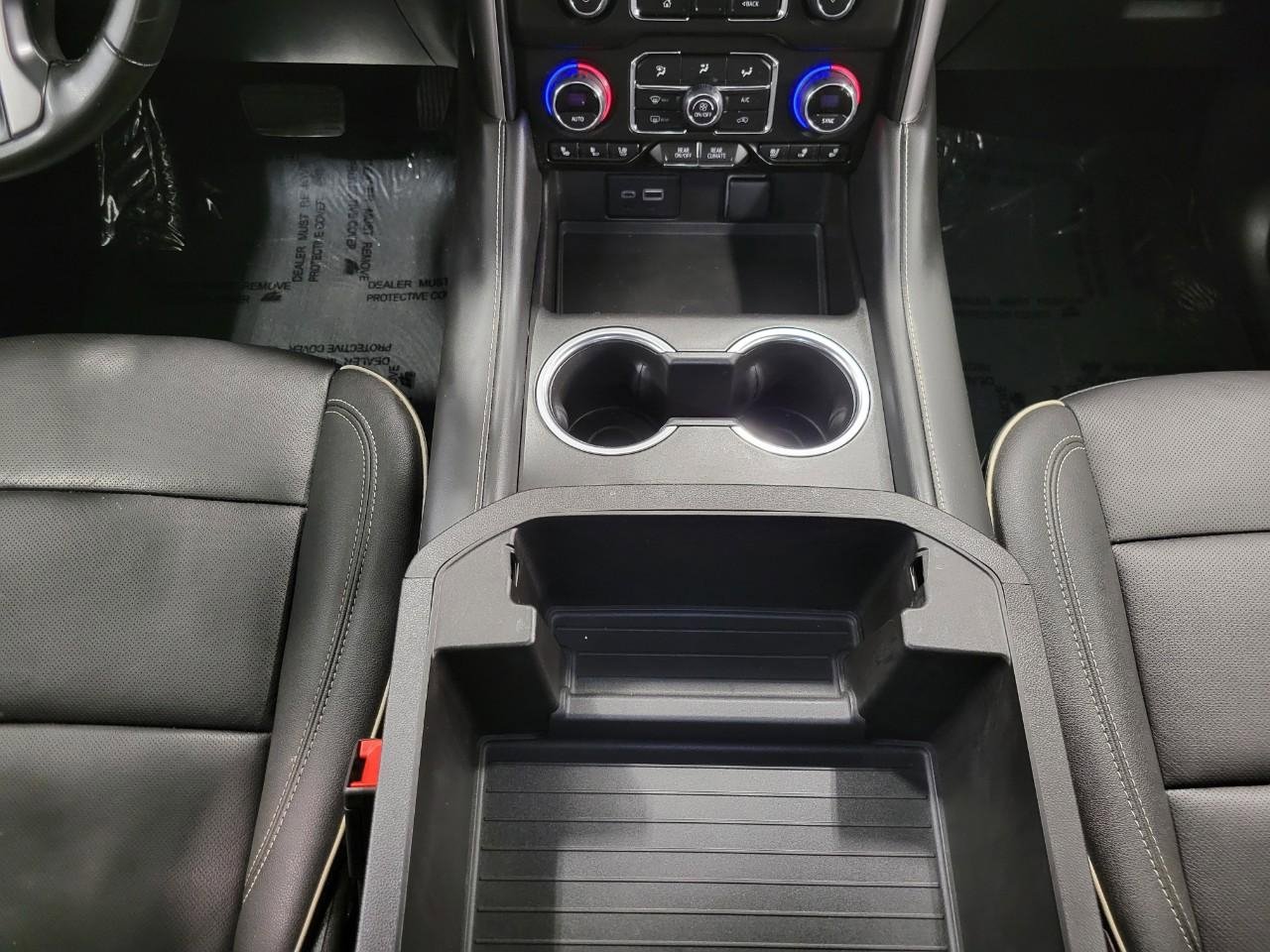 Used 2024 Chevrolet Suburban Premier AWD/4WD image 18