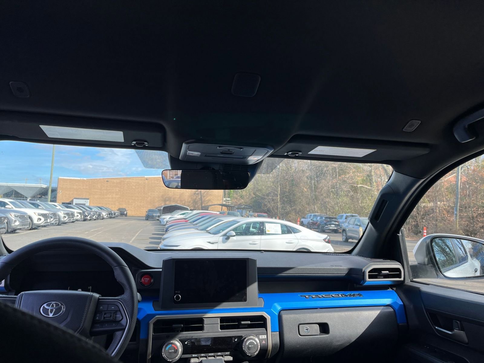 Used 2025 Toyota Tacoma TRD Off-Road image 32