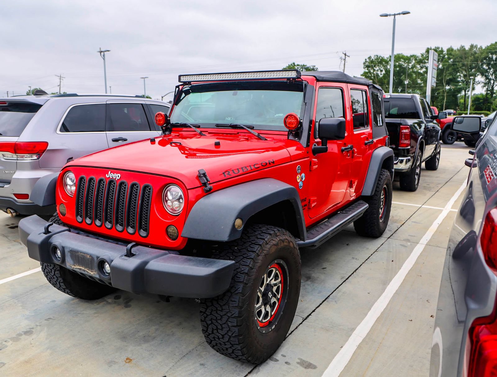 Used 2016 Jeep Wrangler Unlimited Rubicon w/ Max Tow Package AWD/4WD video 2