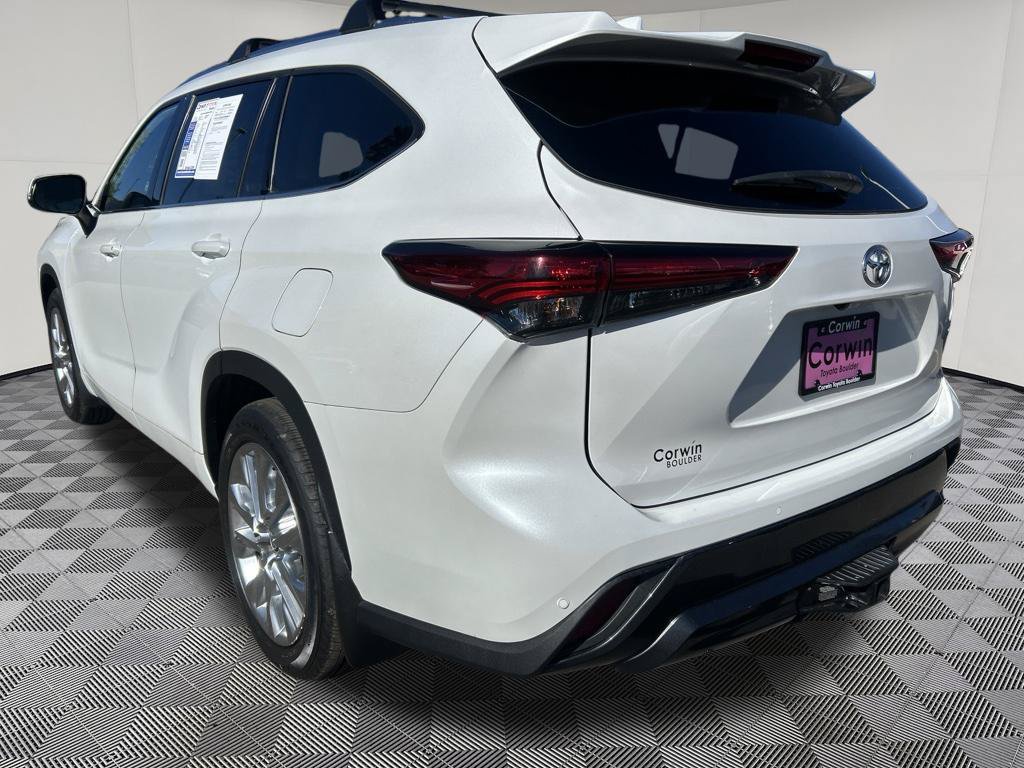 Used 2023 Toyota Highlander Limited AWD/4WD image 5
