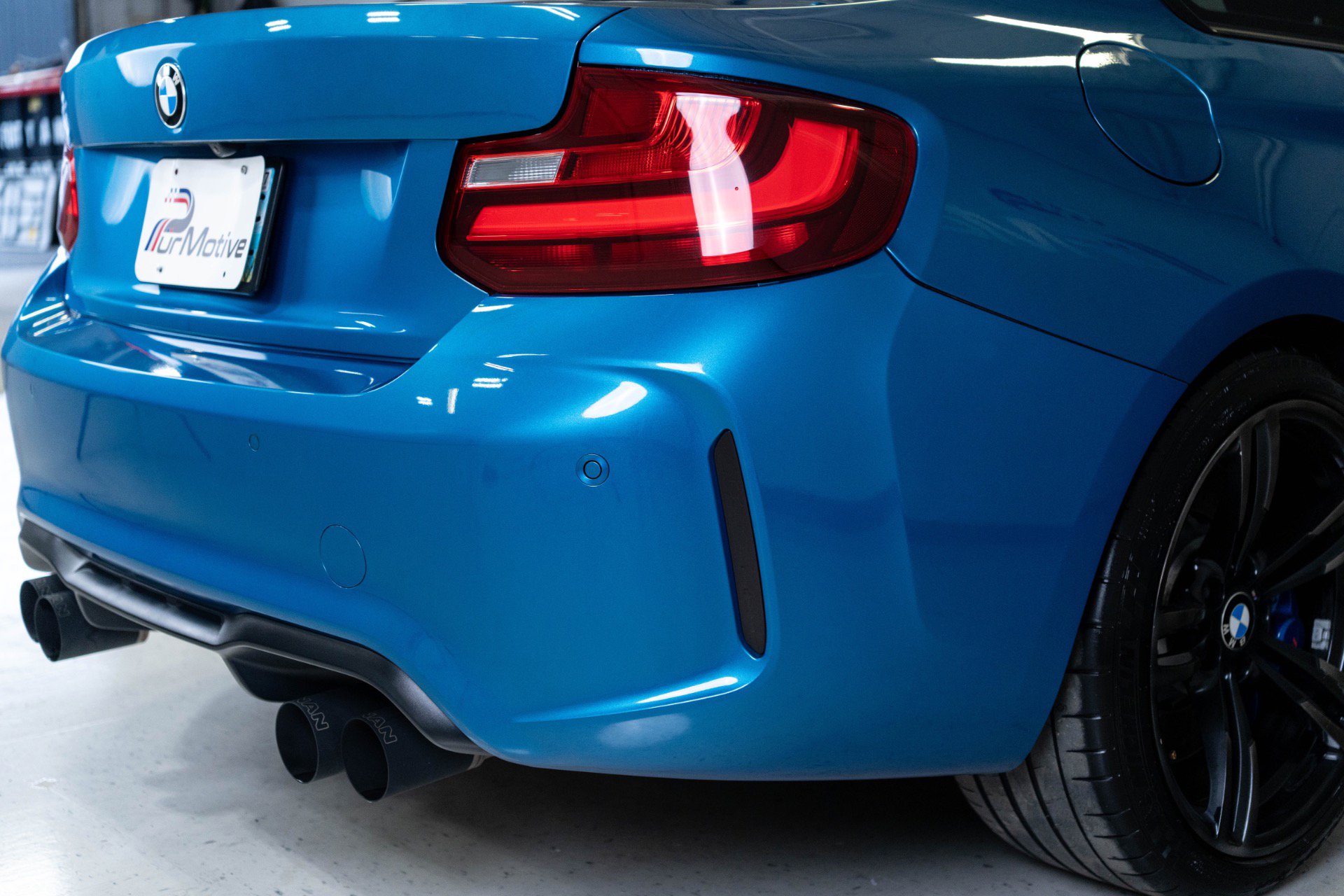 Used 2017 BMW M2 RWD image 11