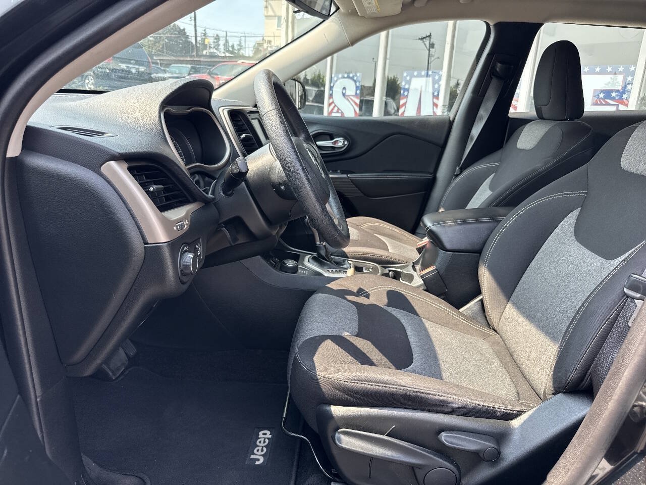 Used 2015 Jeep Cherokee Sport AWD/4WD image 29