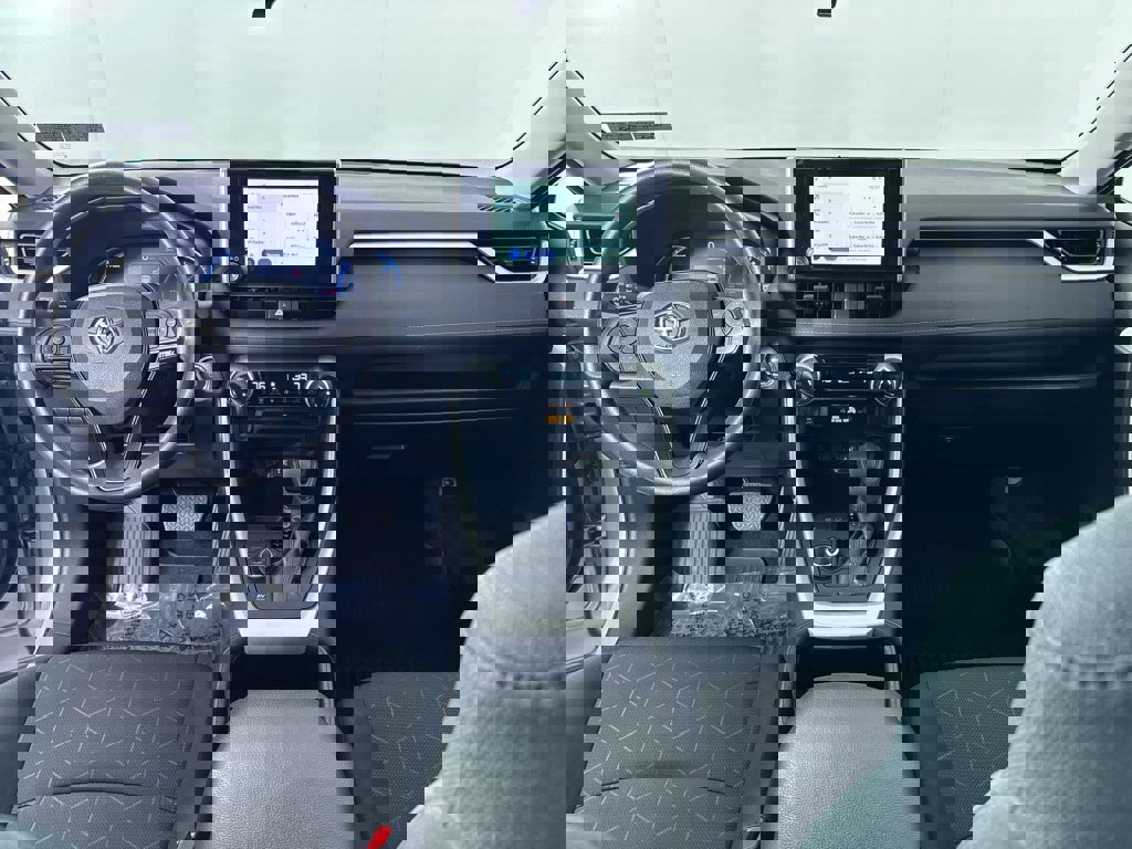 Used 2024 Toyota RAV4 XLE w/ Convenience Package image 3