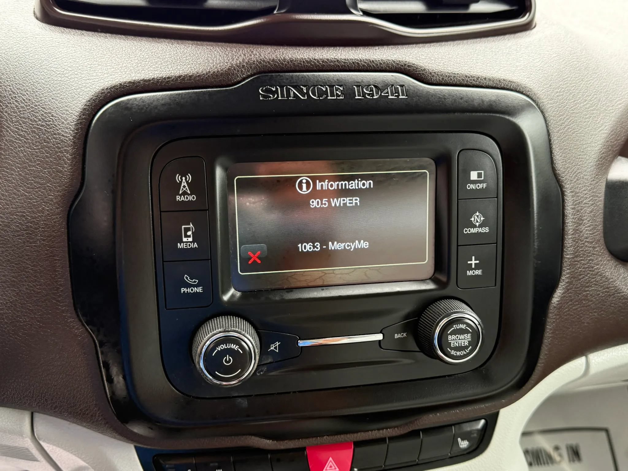 Used 2015 Jeep Renegade Limited AWD/4WD image 23