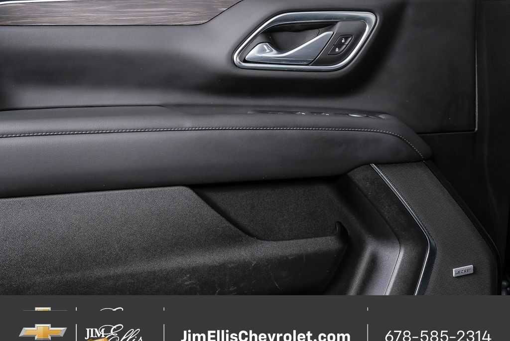 Certified 2024 Chevrolet Suburban LT RWD image 7