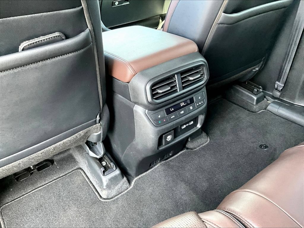 Used 2023 Honda Pilot Elite image 12