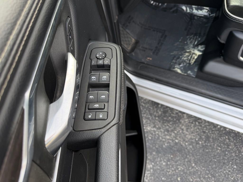 Used 2025 RAM 1500 Laramie image 16