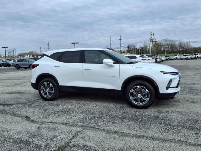 Used 2025 Chevrolet Blazer LT AWD/4WD image 9