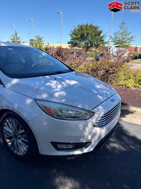 Used 2015 Ford Focus Titanium w/ Titanium Technology Package FWD image 7