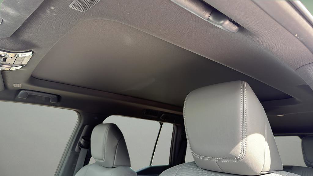 Used 2025 Lexus GX 550 w/ Accessory Package (Z1) image 12