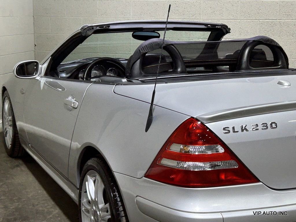 Used 2004 Mercedes-Benz SLK 230 image 15