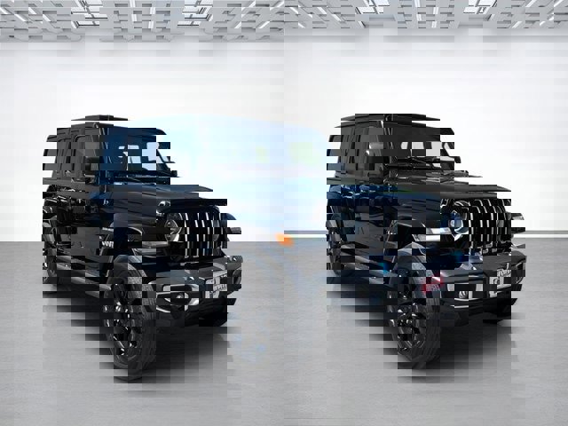 Used 2023 Jeep Wrangler Sahara image 2