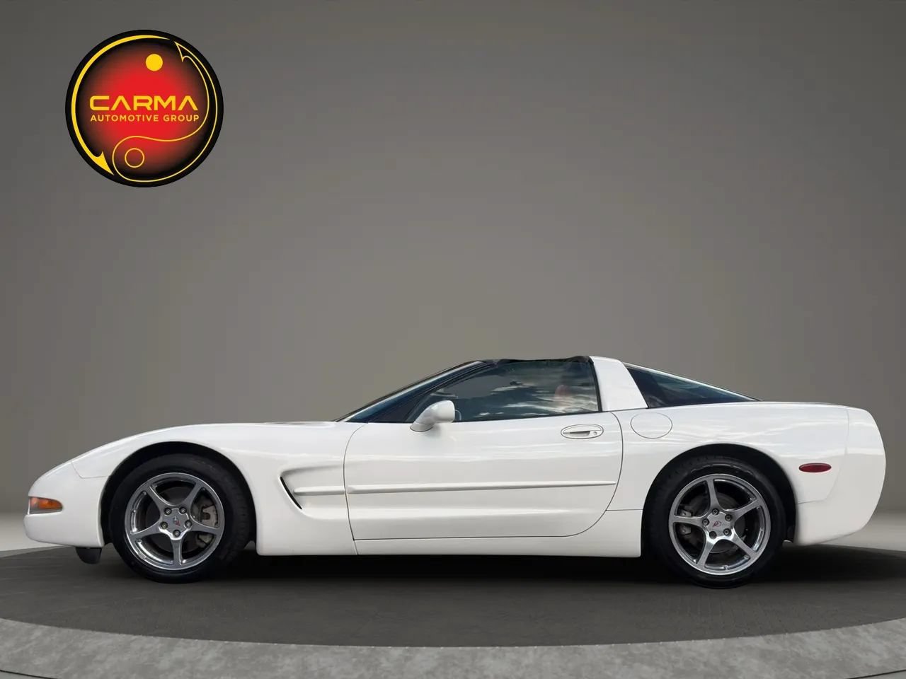 Used 2002 Chevrolet Corvette Coupe w/ Preferred Equipment Group2 RWD image 2