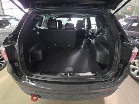 Used 2024 Jeep Compass Trailhawk image 8