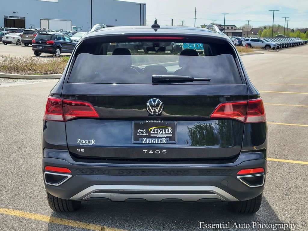 Used 2024 Volkswagen Taos SE FWD image 5