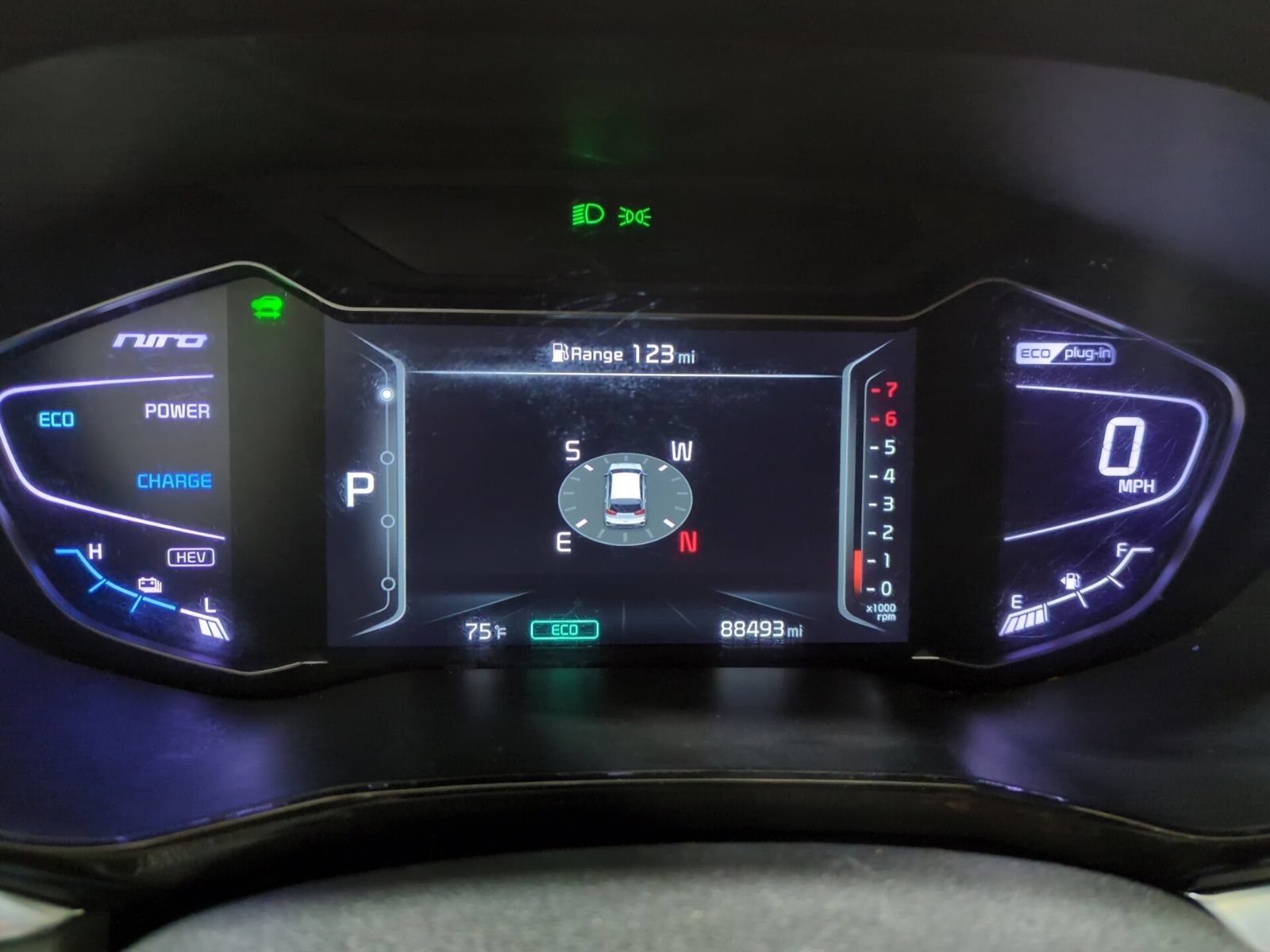 Used 2020 Kia Niro EX Premium FWD image 21
