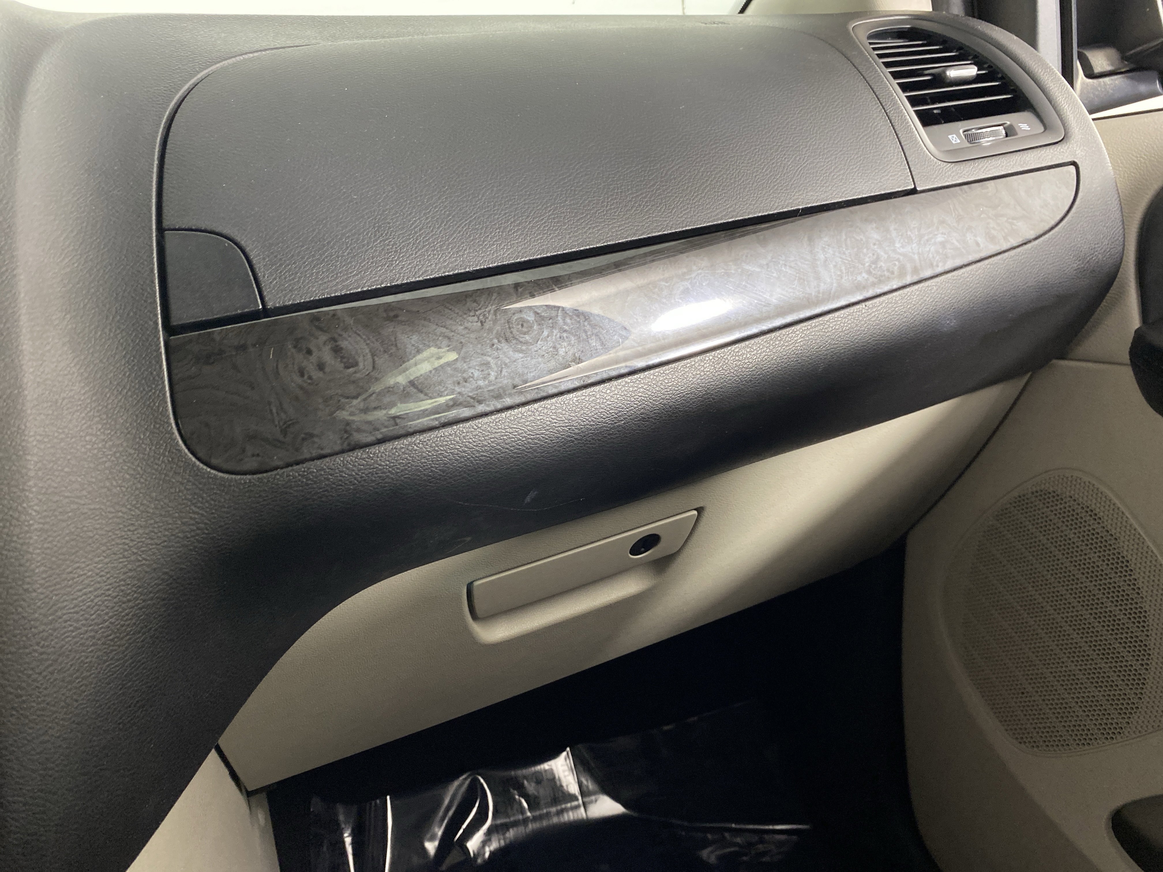 Used 2018 Dodge Grand Caravan SE w/ UConnect Hands-Free Group FWD image 36