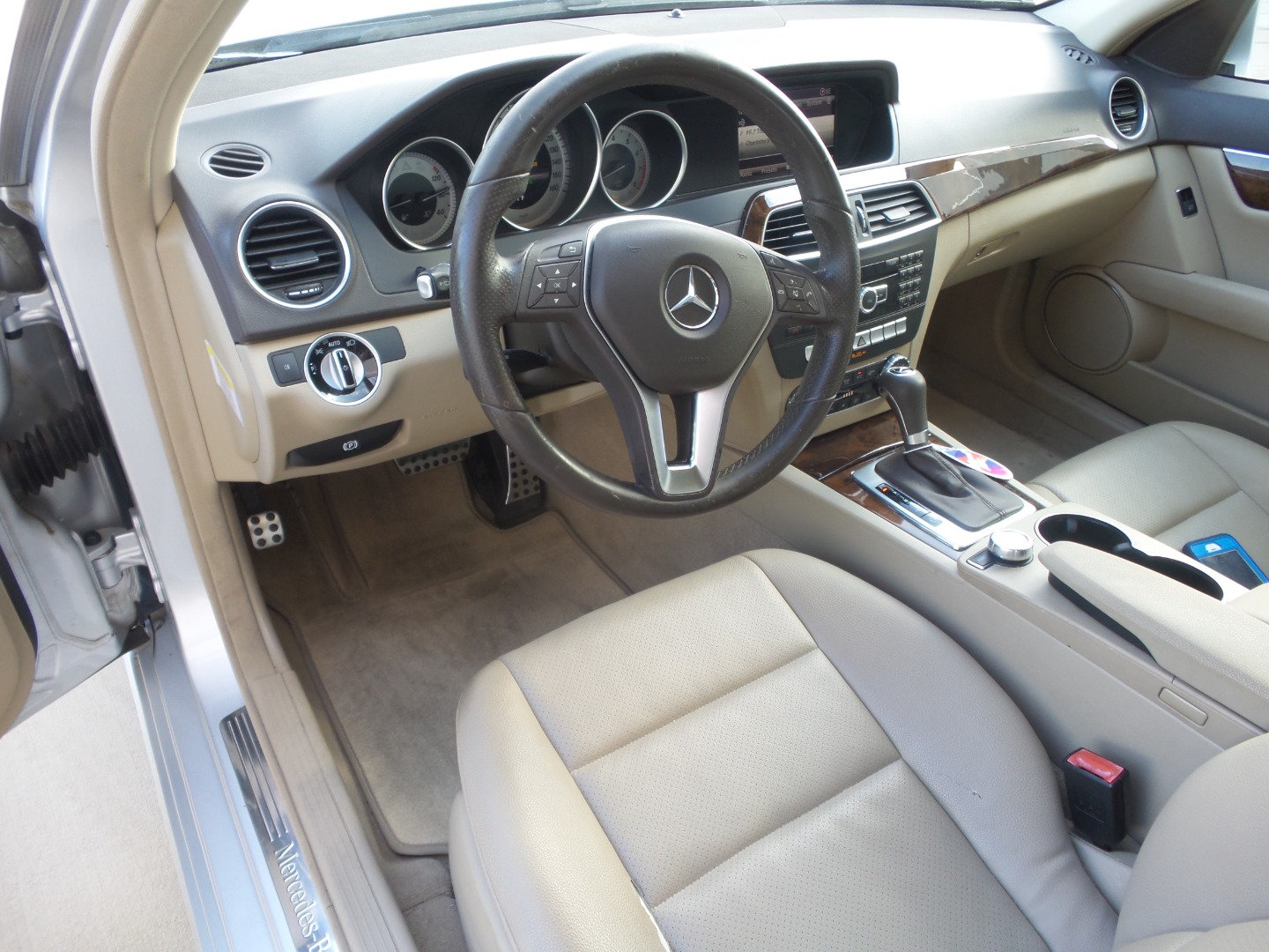Used 2013 Mercedes-Benz C 250 Sedan image 32
