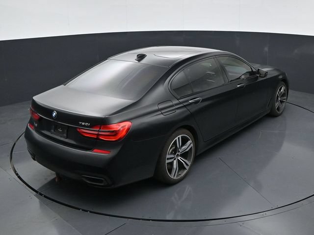 Used 2018 BMW 750i w/ Executive Package RWD image 24
