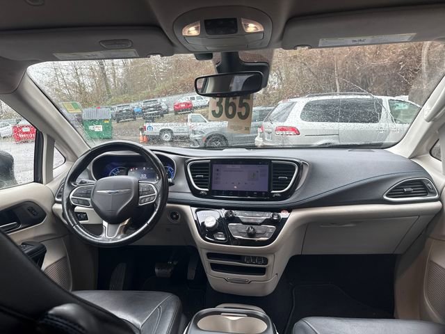 Used 2021 Chrysler Pacifica Touring-L image 43