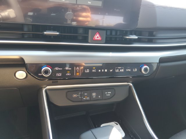 New 2027 Kia Carnival SX w/ Dark Edition Package FWD image 32