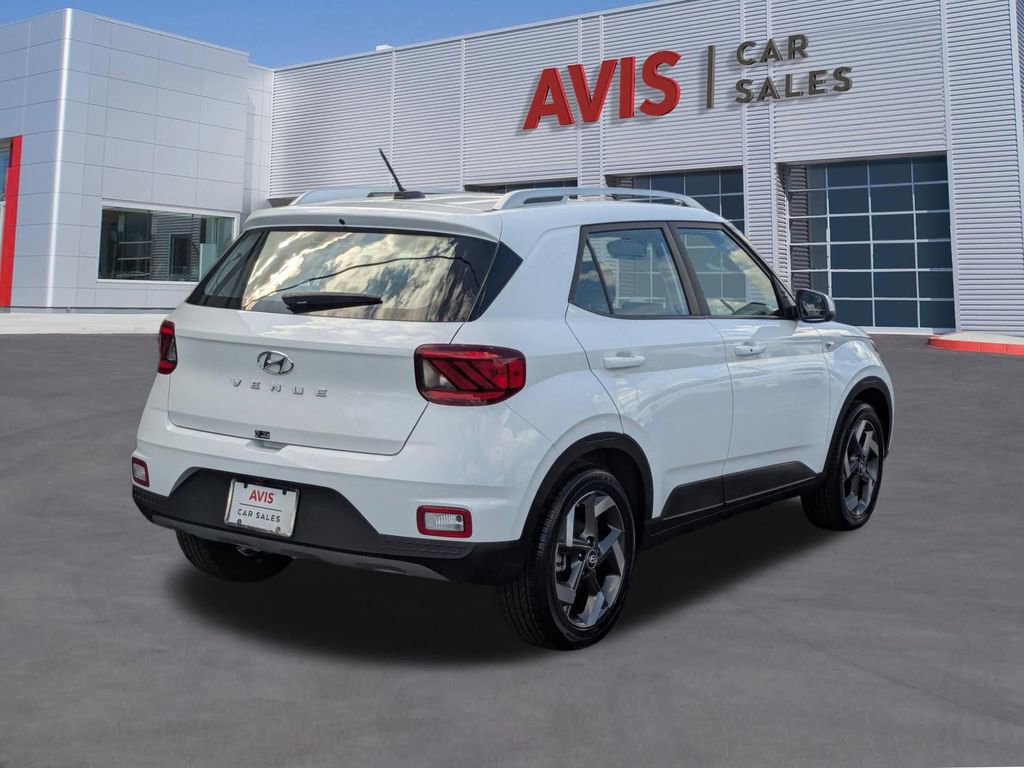 Used 2025 Hyundai Venue SEL FWD image 6