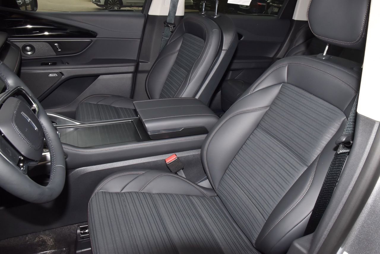New 2026 Lincoln Nautilus Reserve w/ Jet Appearance Package AWD/4WD image 42