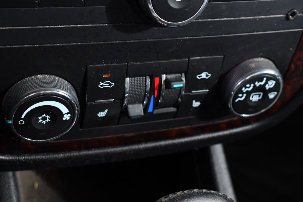 Used 2012 Chevrolet Impala LTZ FWD image 28