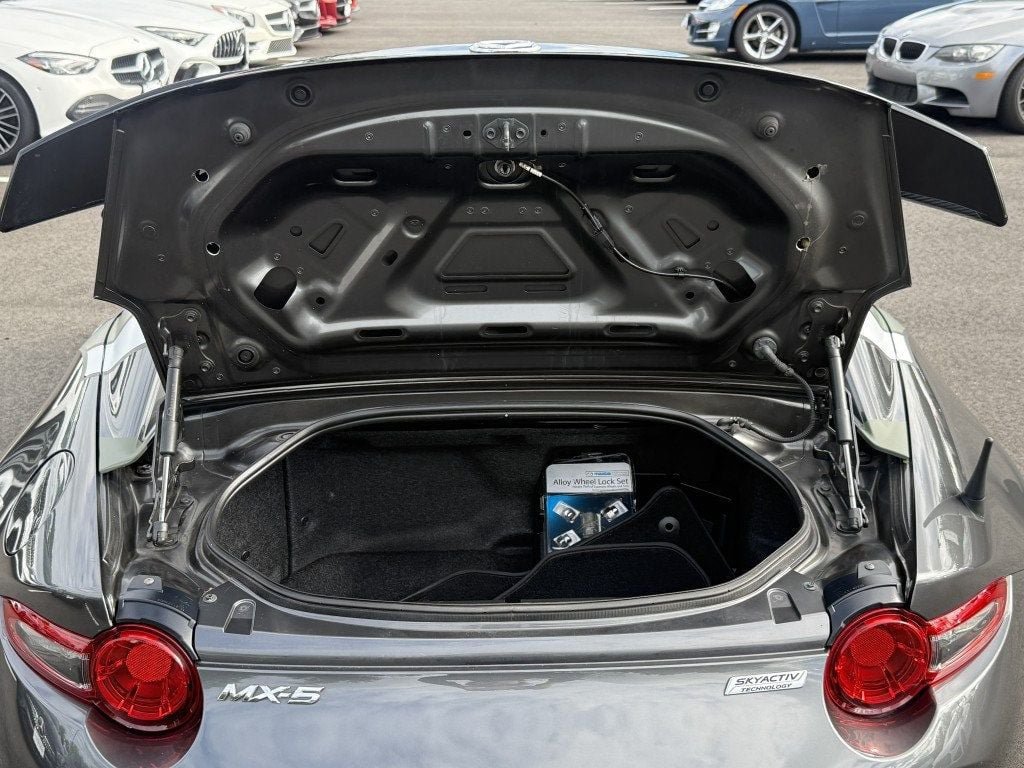 Used 2017 MAZDA MX-5 Miata RF Grand Touring RWD image 7