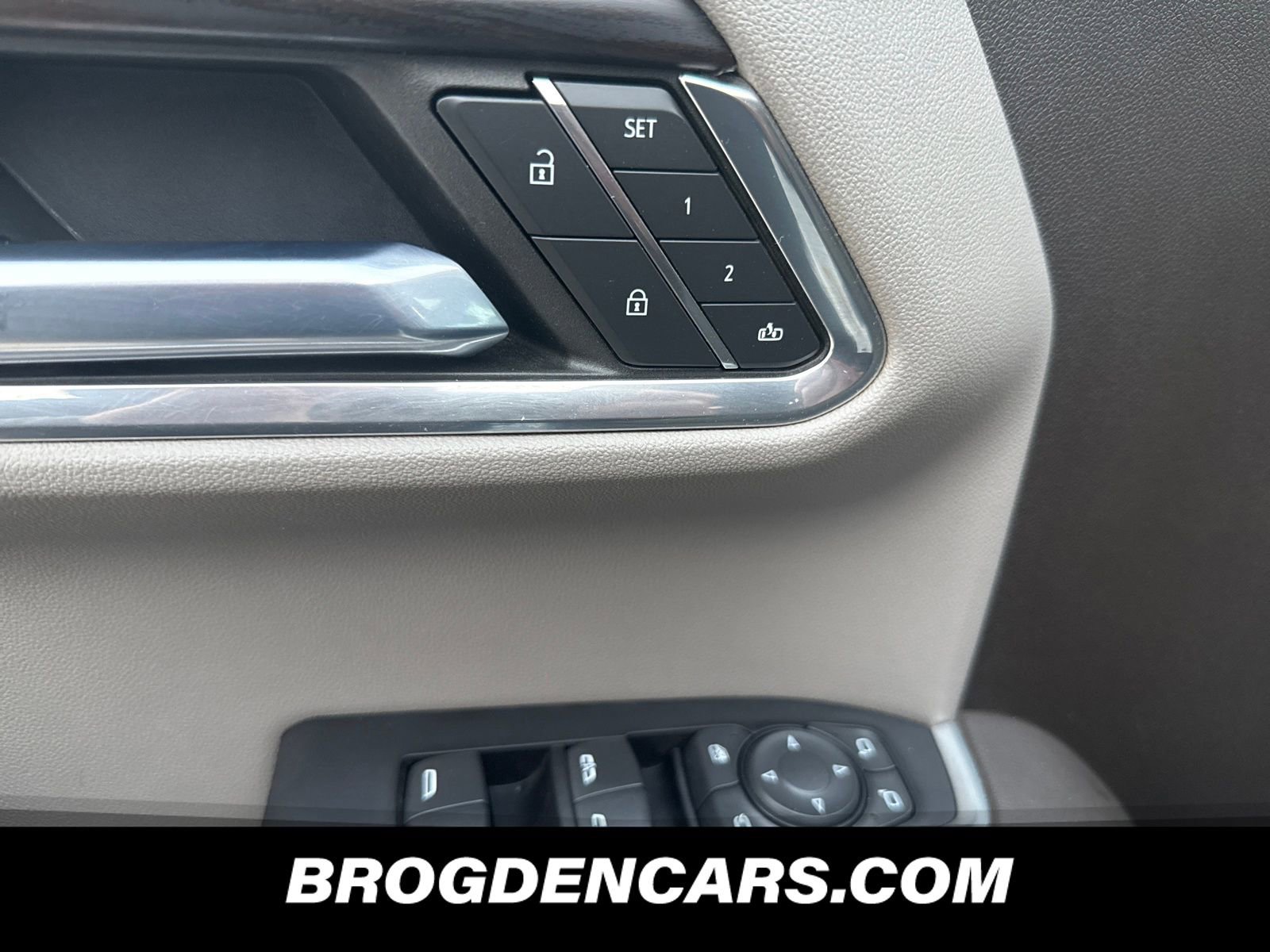 Used 2022 GMC Sierra 1500 SLT w/ X31 Off-Road Package image 8