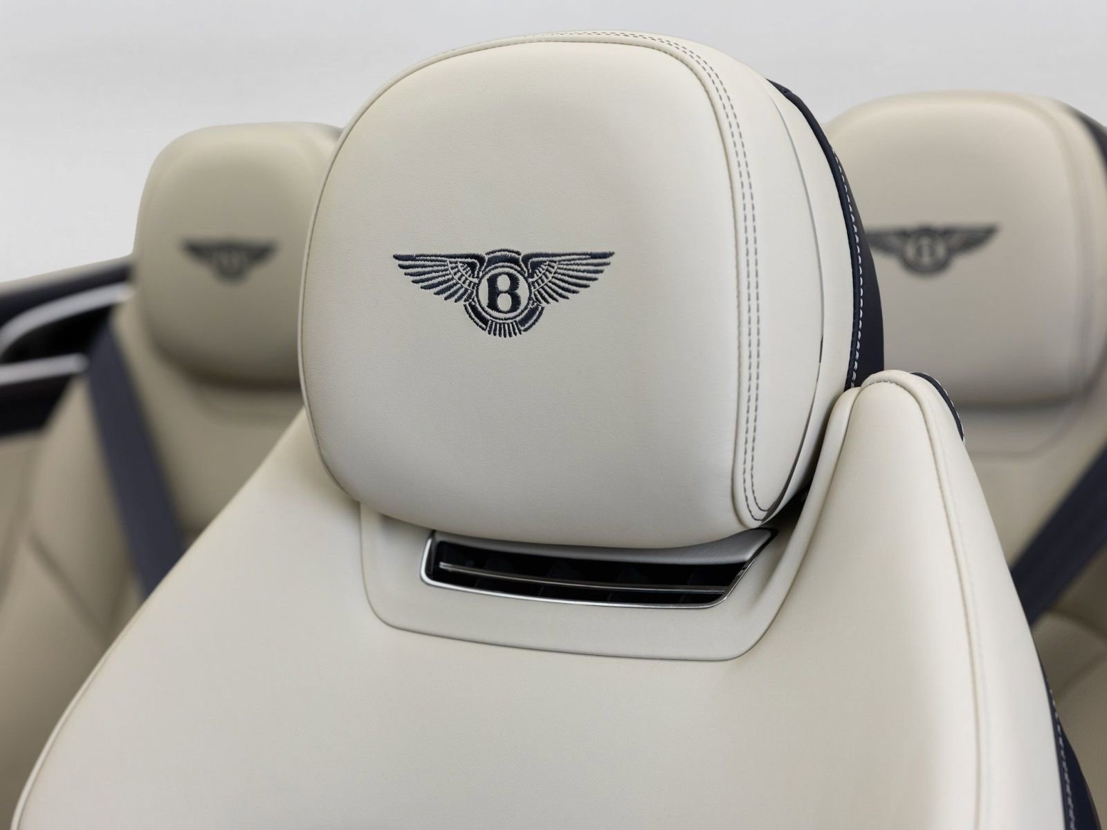 Used 2024 Bentley Continental GT AWD/4WD image 20