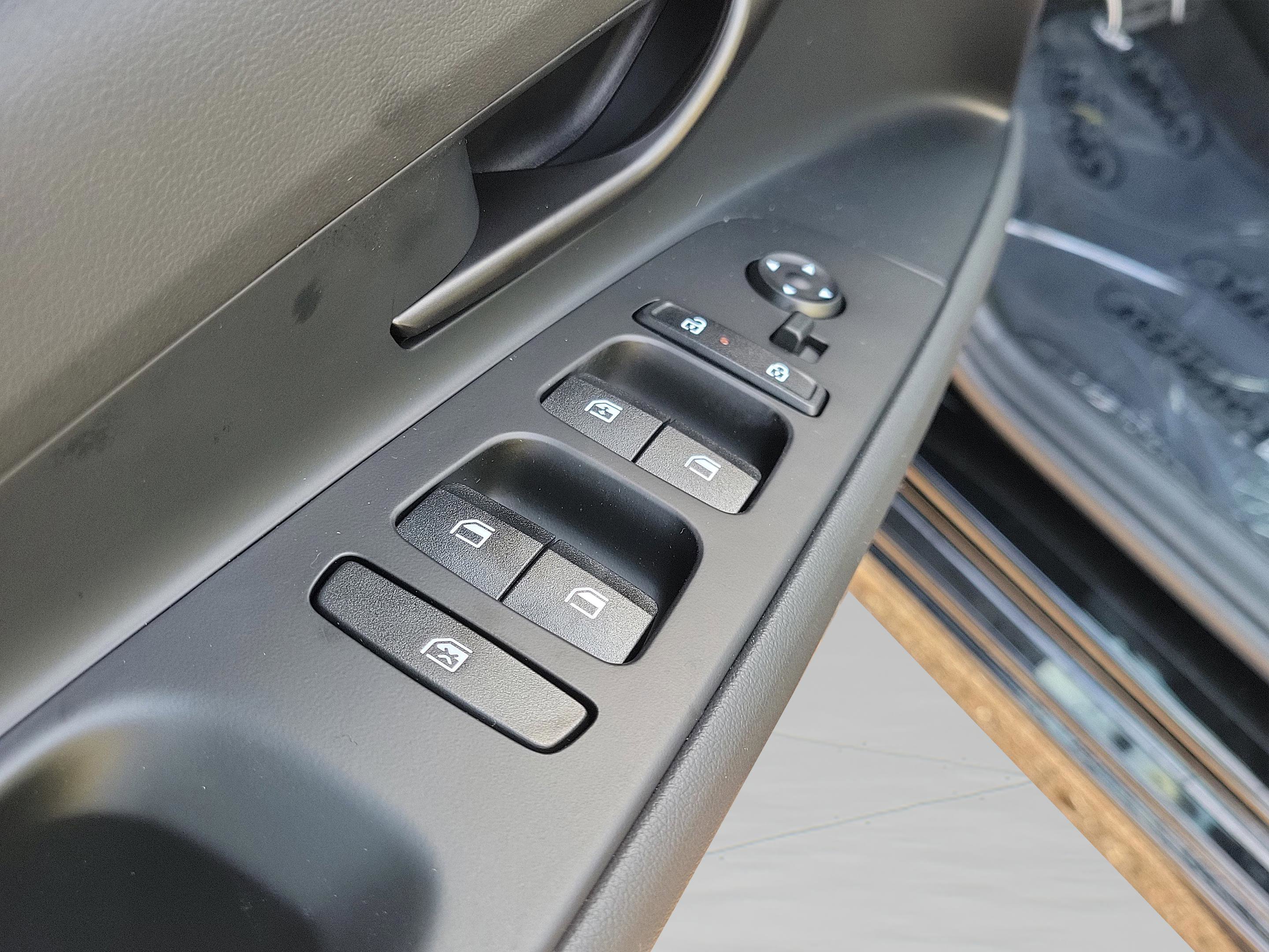 New 2026 Hyundai Elantra SEL Sport image 18