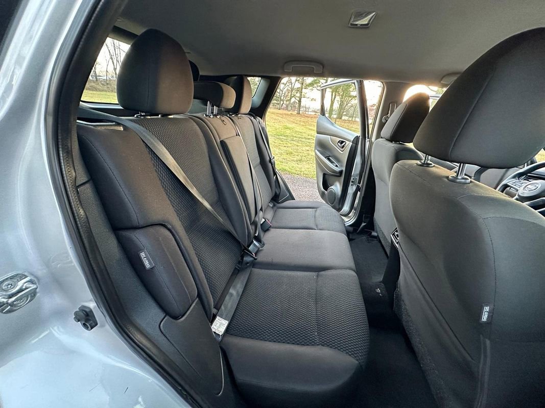 Used 2022 Nissan Rogue Sport S image 11