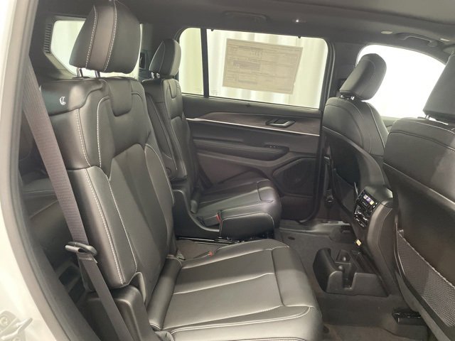 New 2025 Jeep Grand Cherokee L Limited w/ Luxury Tech Group II image 35