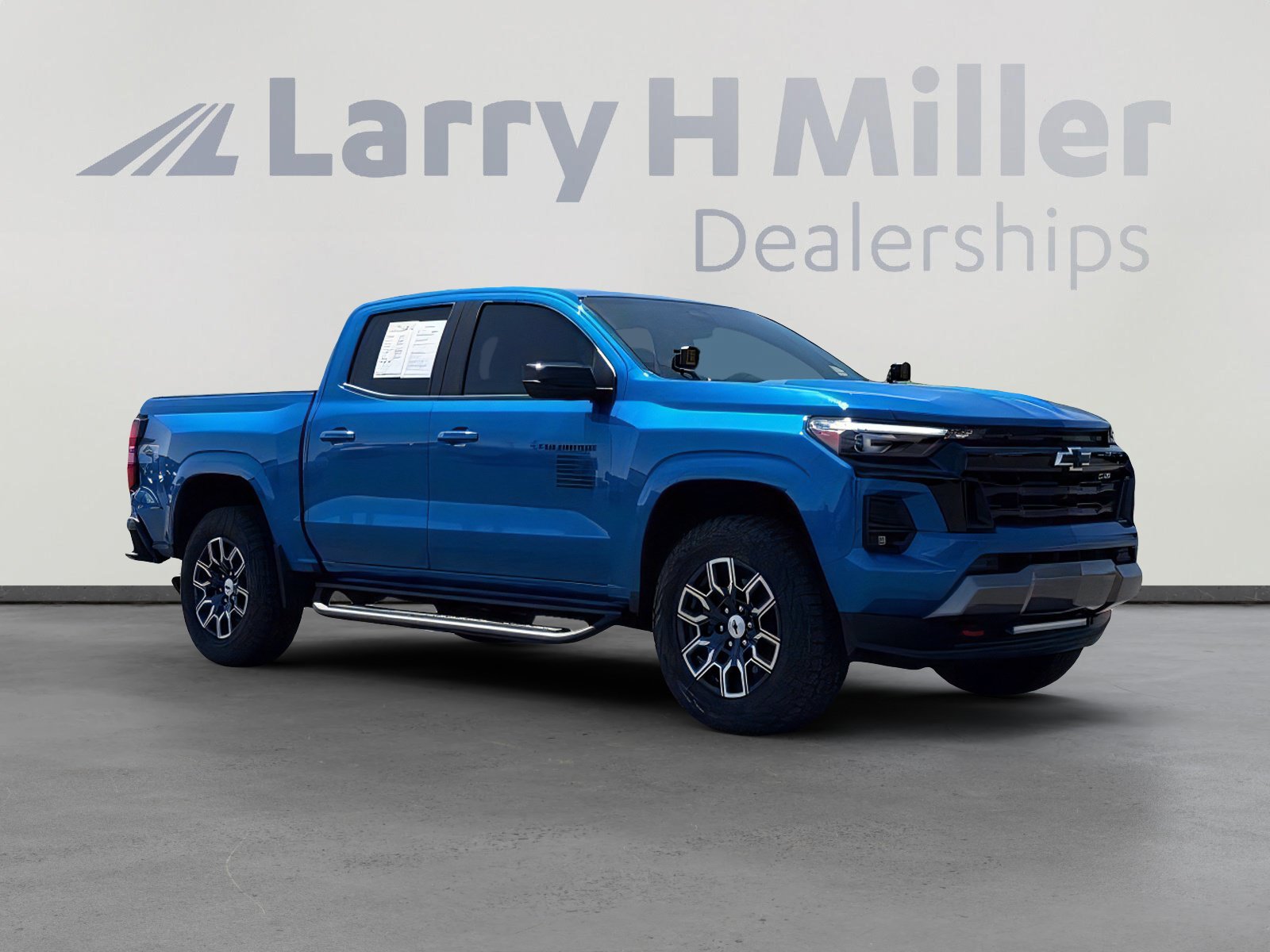Used 2023 Chevrolet Colorado Z71 w/ Z71 Convenience Package 2 AWD/4WD image 8