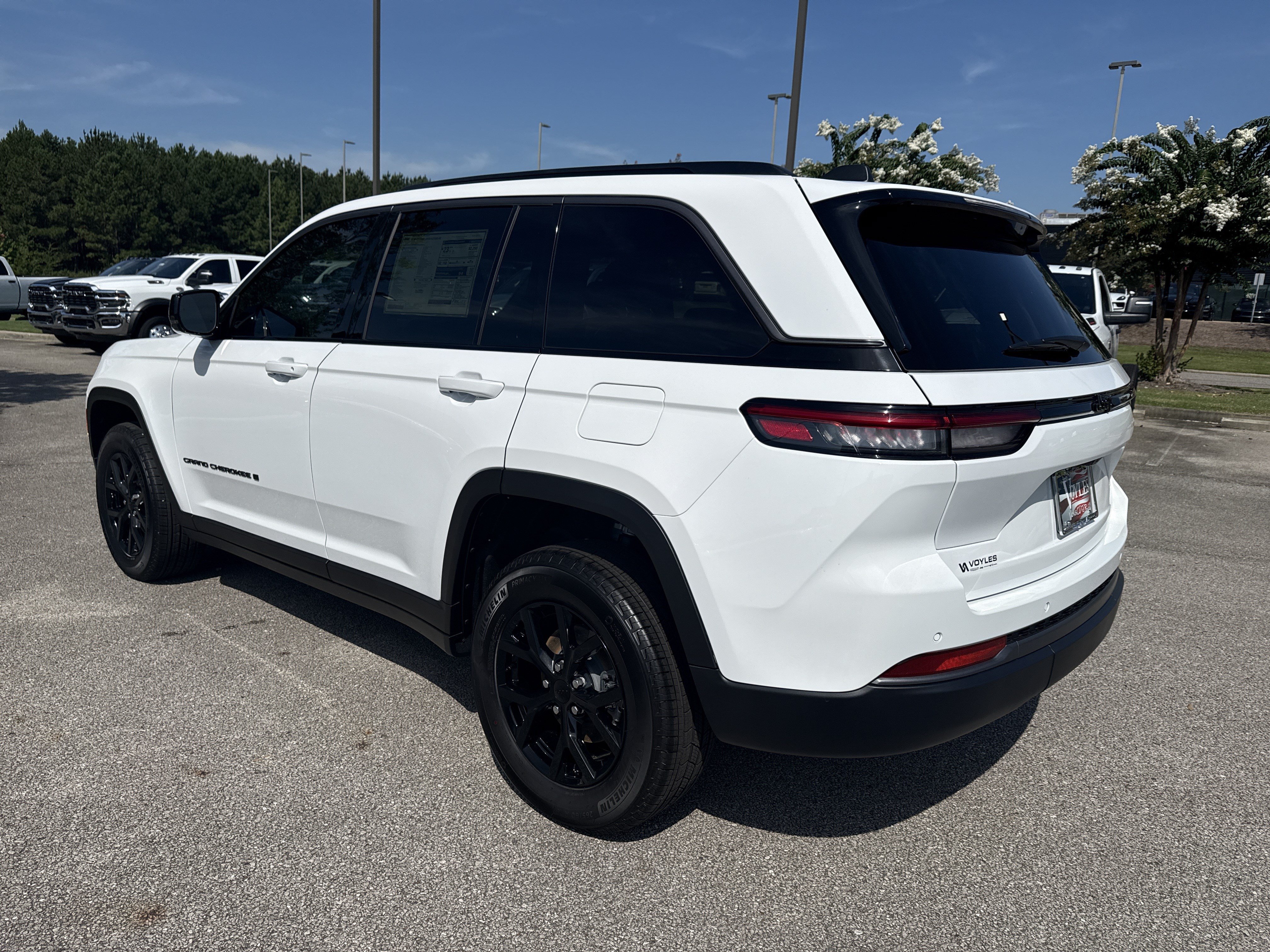 New 2026 Jeep Grand Cherokee Altitude RWD image 5