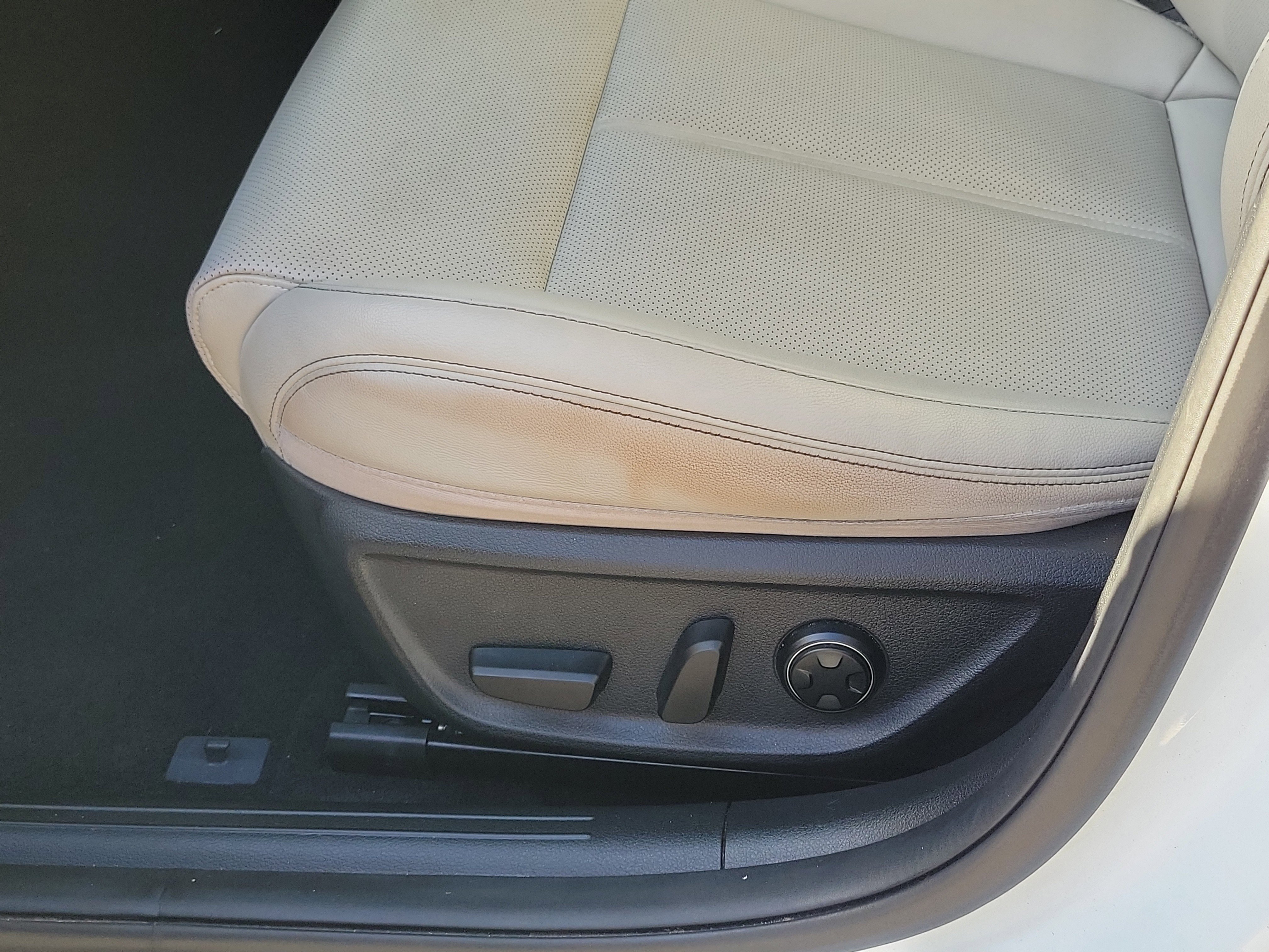 Certified 2023 Genesis G70 2.0T image 16