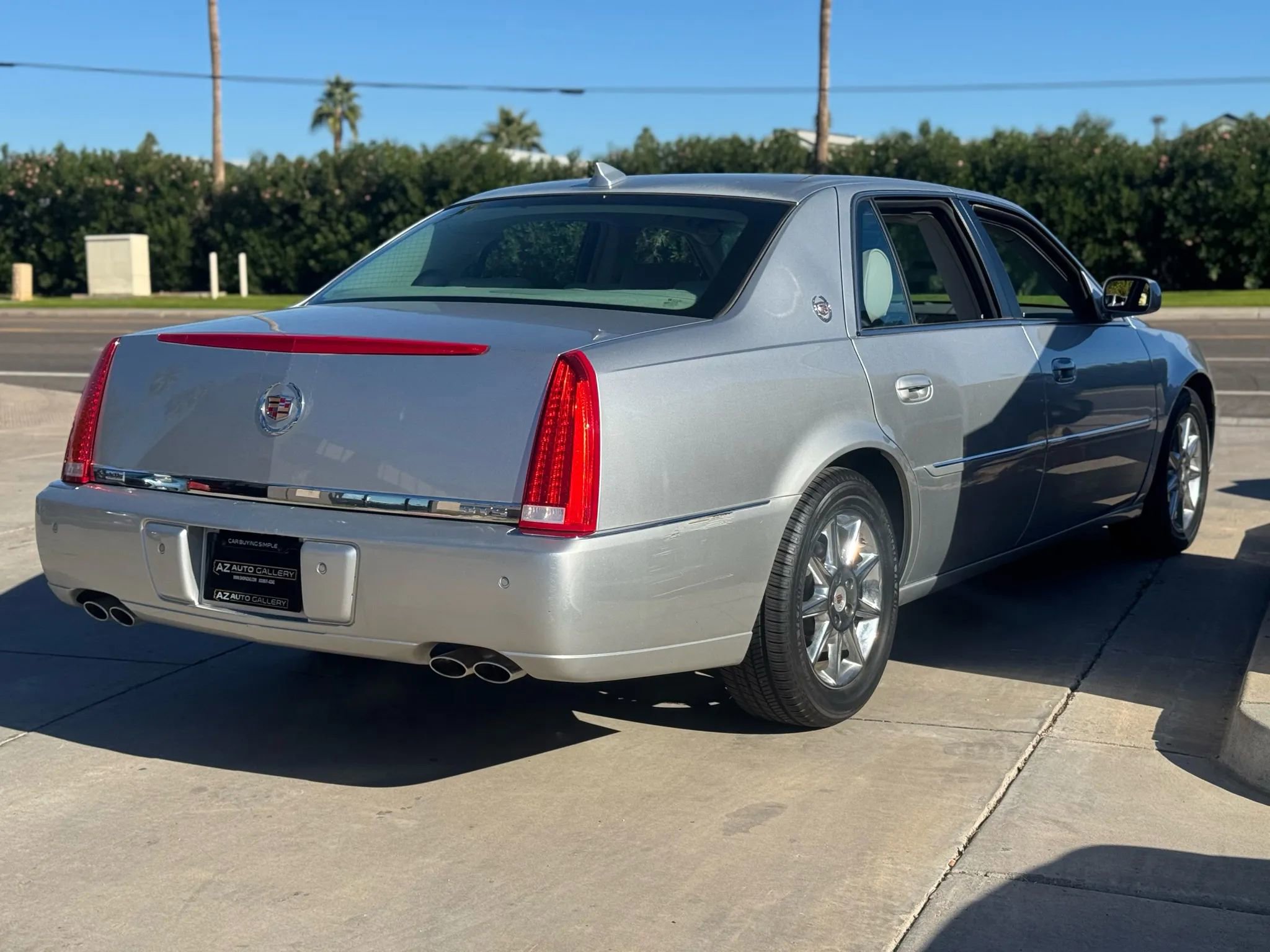 Used 2011 Cadillac DTS Luxury image 6