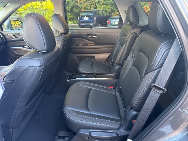 Used 2024 Nissan Pathfinder SL w/ SL Premium Package AWD/4WD image 26