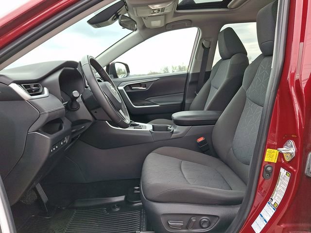 Used 2022 Toyota RAV4 XLE w/ Convenience Package AWD/4WD image 14